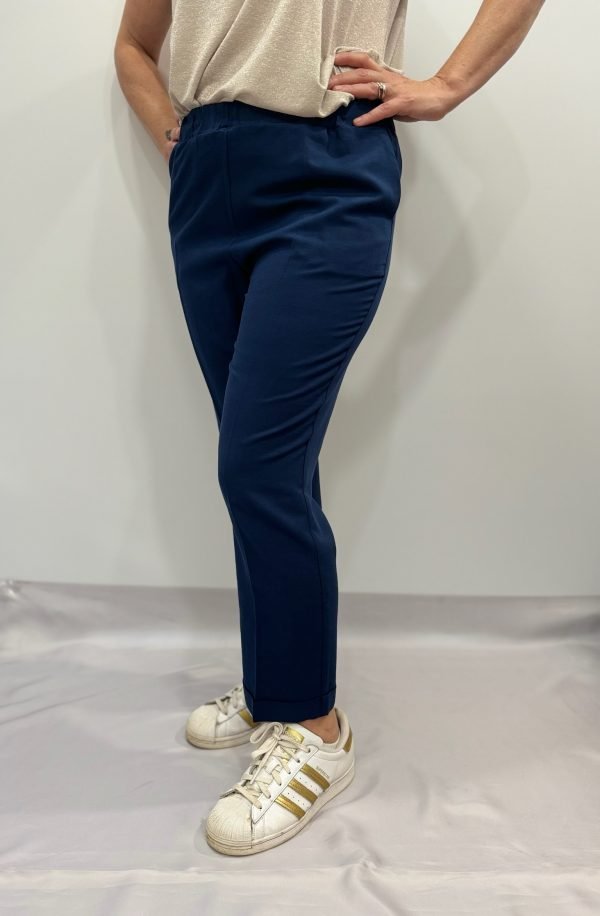 Pantalone in lino e viscosa, con elastico in vita