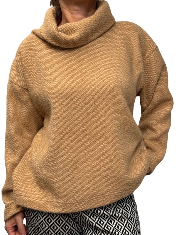 Maglione, collo alto ad anello