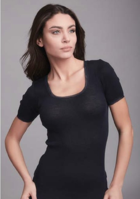 Maglia a manica corta a costine in pura lana e seta con rifiniture in tulle ai bordi