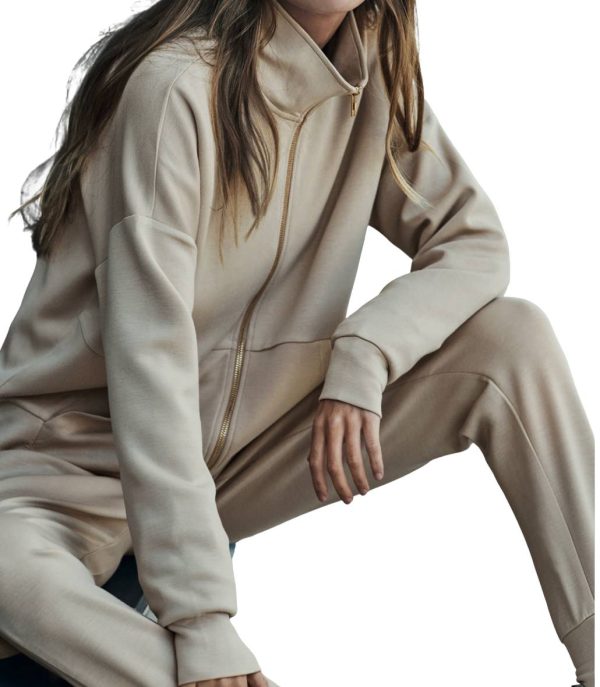 Coordinato sportivo felpa con cerniera e pantalone.