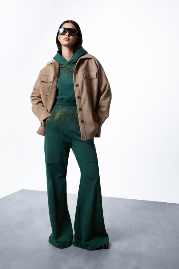 Giacca stile camicia con colletto e tasche applicate sul petto, bottoni in metallo
