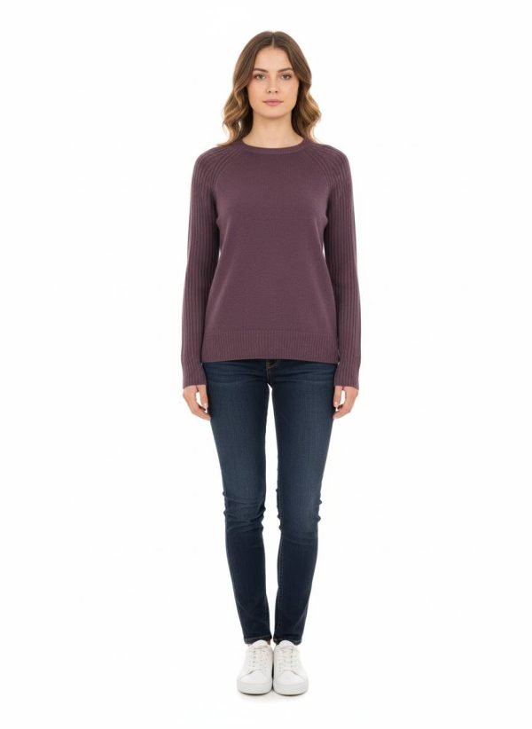 Maglione collo tondo spacchetti sui fianchi in pura lana gatto realizzato in Italia