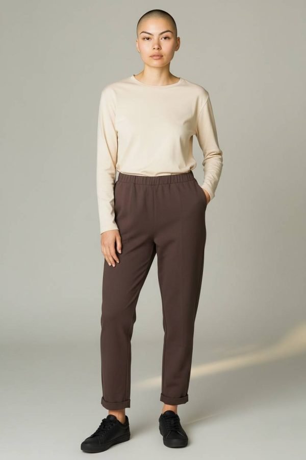 Pantalone taglio classico a sigaretta con elastico in vita e tasche a filo