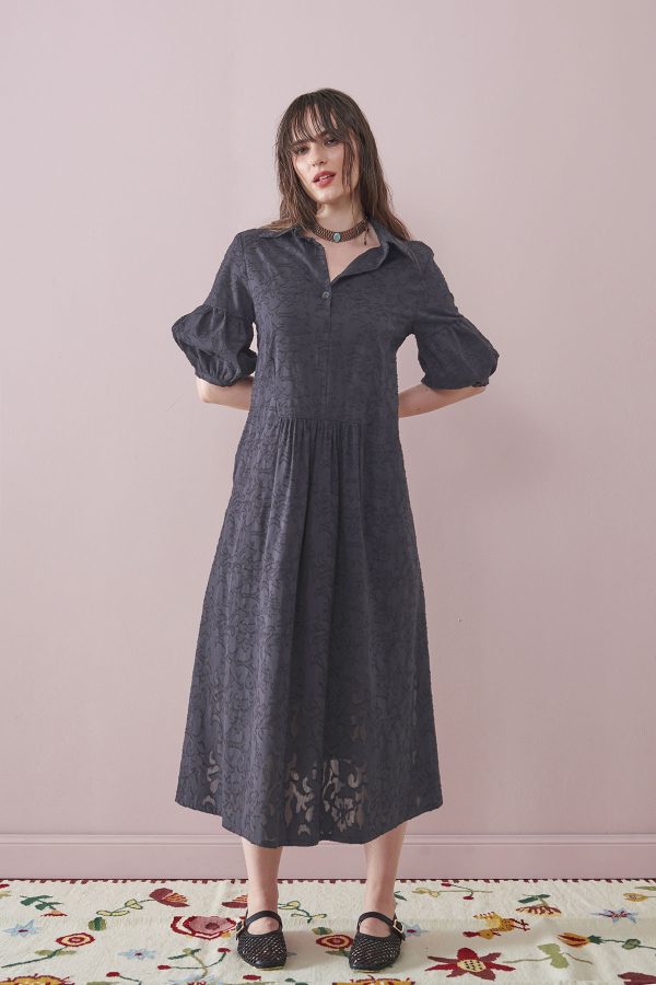 Abito nero in cotone manica 3/4 in pizzo di cotone con taglio in vita linea curvy
