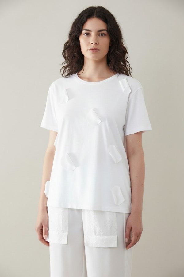 T-shirt in cotone, collo tondo, con applicazioni