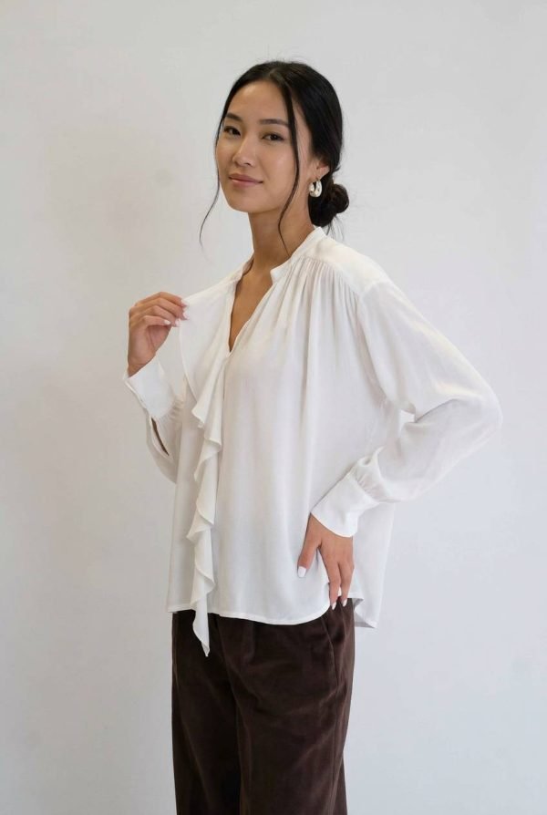 Blusa con scollo a V e solino, in pura viscosa, manica lunga