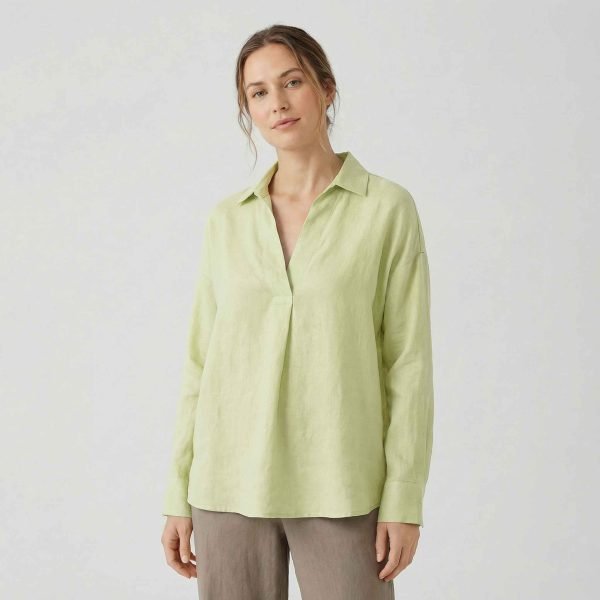 Blusa in ramia, con colletto e scollo a V, spalla scesa